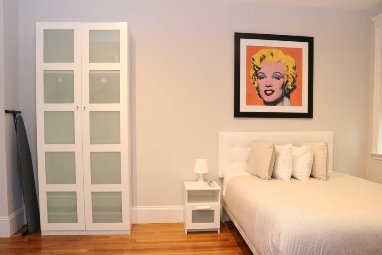 A Stylish Stay W/ A Queen Bed, Heated Floors.. #15 Brookline Eksteriør billede
